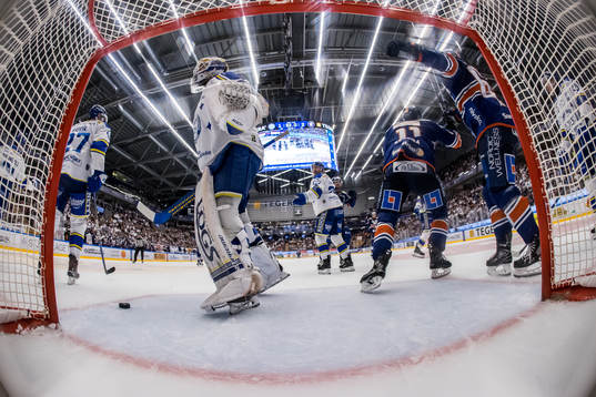 Växjös Kalle Kossila jubel