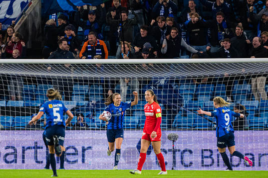 Iris Omarsdottir of Stabæk celebrates