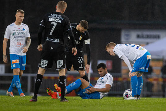 Värnamos Wenderson Oliveira do Nascimento har ont