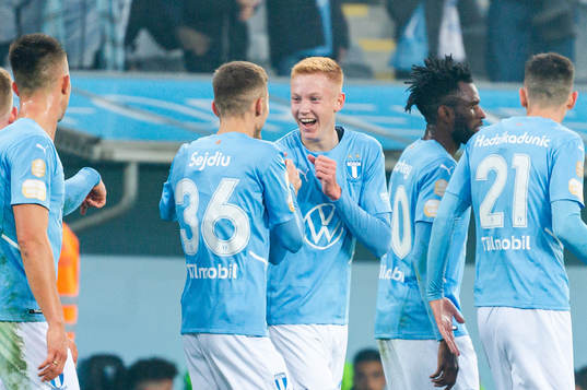 Malmö FFs Hugo Larsson jublar
