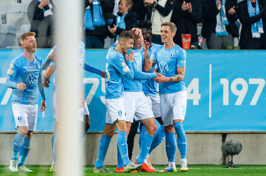 Malmö FFs Hugo Larsson jublar