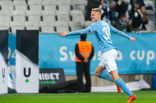 Malmö FFs Hugo Larsson jublar