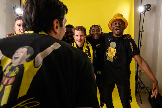 Erik Friberg, Ibrahim Sadiq och Benie Traore jublar med