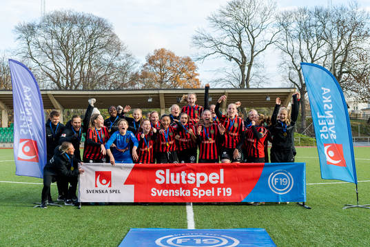 Brommapojkarna jublar