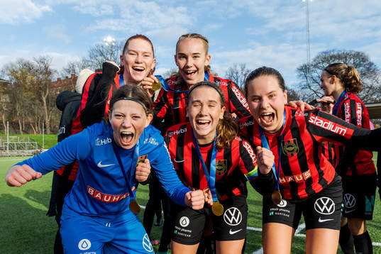 Bläddra bland fler bilder av Fotboll, F19, Bronsmatch, Brommapojkarna - FC Rosengård