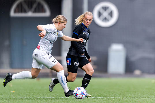 Umeås Stina Andersson och Växjös Thea Öhman