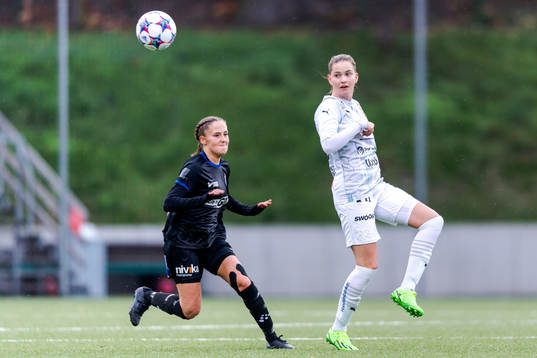 Växjös Tekla Höckert och Umeås Elise Johansson