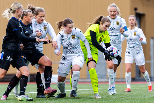 Växjös Matilda Nivard mot Umeås Lotta Anderhed, Blossom