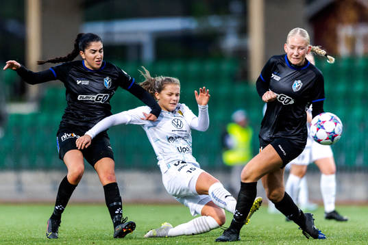 Växjös Izabell Afram och Lovis Einarsson mot Umeås Lotta