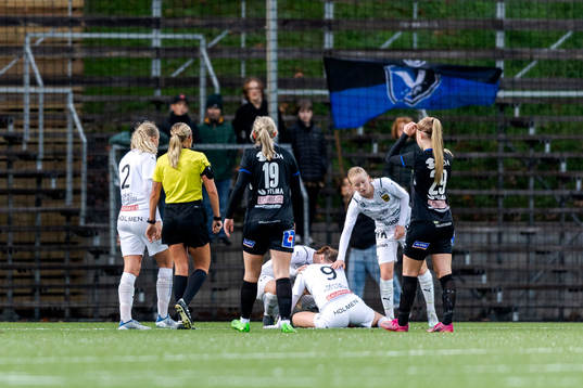 Umeås Stina Gunnebrink har ont