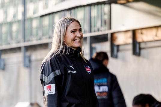 FC Rosengårds tränare Heidi Kackur jublar