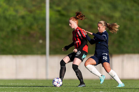 Brommapojkarnas Tindra Cederholm och FC Rosengårds Tilde