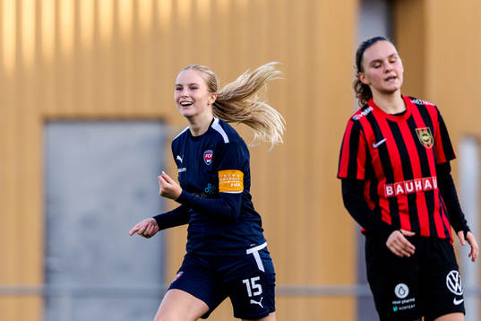 FC Rosengårds Tova Persson jublar och Brommapojkarnas