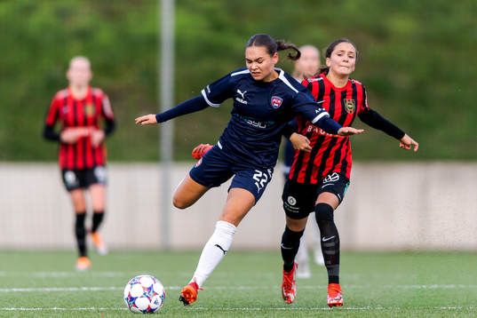 FC Rosengårds Siri Theilgaard-Mönch och Brommapojkarnas