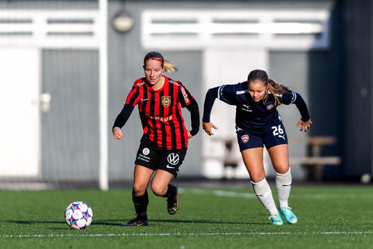 Brommapojkarnas Klara Bengtsson och FC Rosengårds Tilde