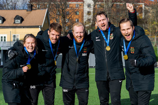 Brommapojkarnas assisterande tränare Lovisa Lundqvist,