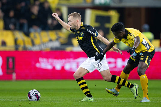 AIKs Sebastian Larsson och Elfsborgs Michael Baidoo