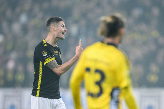 AIKs Mikael Lustig reagerar