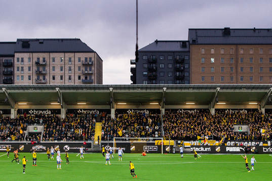 Häckens Lars Olden Larsen jublar