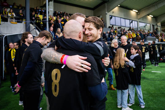 Häckens Erik Friberg hyllas