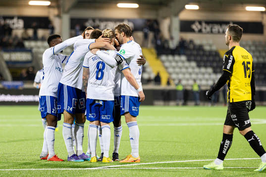 IFK Norrköpings spelare jublar
