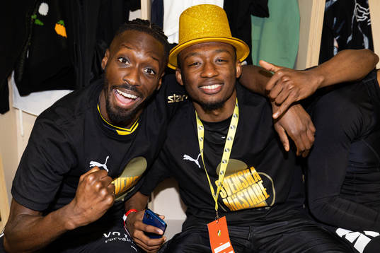 Häckens Blair Sebastian Turgott och Benie Traore jublar