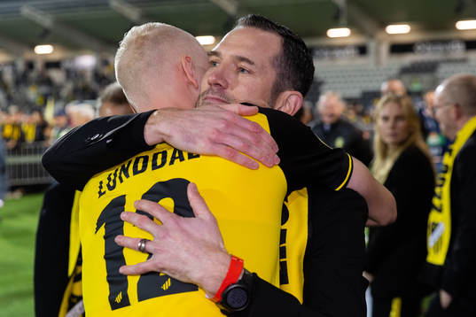 Häckens Valgeir Fridriksson och sportchef Martin Ericsson