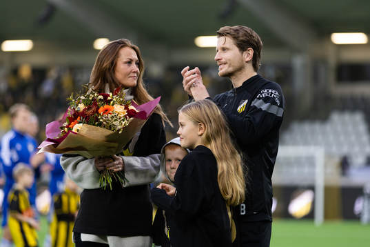 Häckens Erik Friberg med sin familj