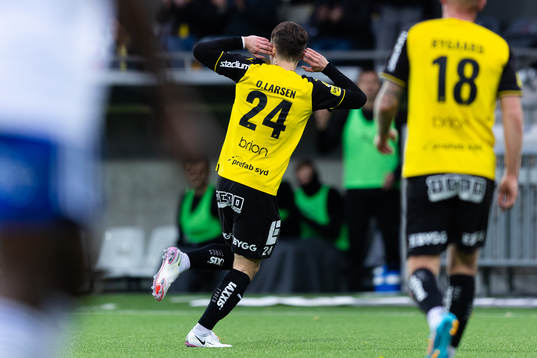 Häckens Lars Olden Larsen jublar
