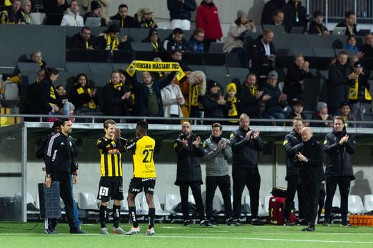 Häckens Erik Friberg byts in mot Akoua Romeo Amane