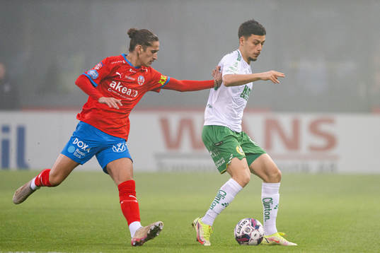 Helsingborgs Ervin Gigovic och Hammarbys Alper Demirol