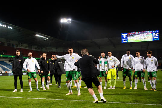 Hammarbys spelare jublar
