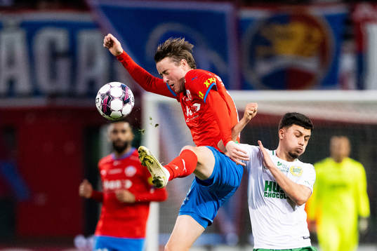 Helsingborgs Rasmus Jönsson och Hammarbys Alper Demirol
