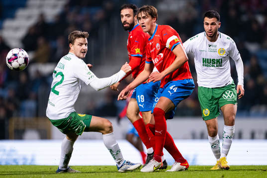 Helsingborgs Thomas Rogne mot Hammarbys Joel Nilsson och