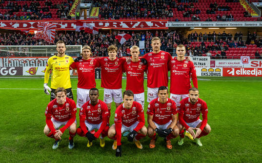 Kalmars startelva, bakre raden fr. v målvakt Ricardo