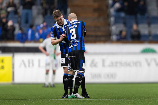 Sirius Karl Larson får lagkaptensbindeln av Marcus