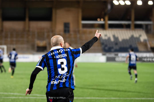 Sirius Karl Larson jublar