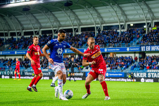 Etzaz Muzafar Hussain of Molde and Ian Smeulers of
