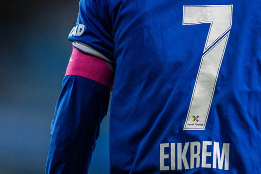 The pink captains’ armband of Magnus Wolff Eikrem of Molde