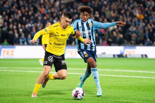 Mjällbys Jesper Gustavsson och Djurgårdens Isak Alemayehu