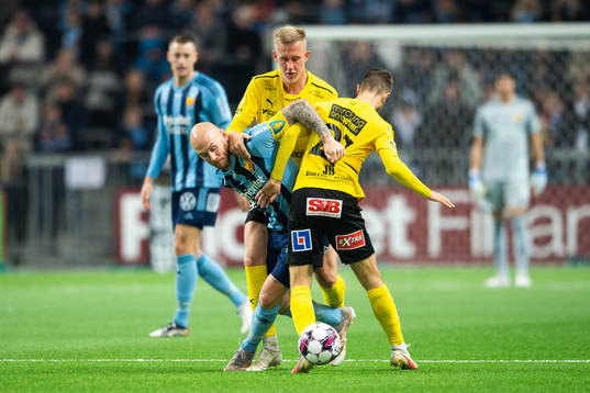 Mjällbys Herman Johansson och Andreas Blomqvist mot