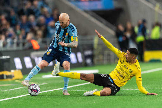 Mjällbys Amir Al-Ammari och Djurgårdens Magnus Eriksson