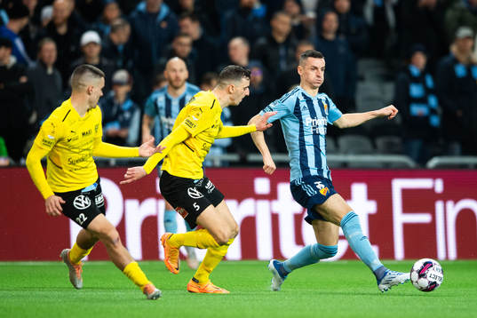 Mjällbys Jesper Gustavsson och Jetmir Haliti mot