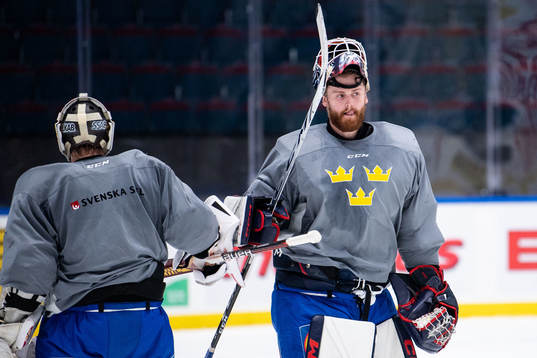 Goaltender Joel Lassinantti and goaltender Marcus Högberg