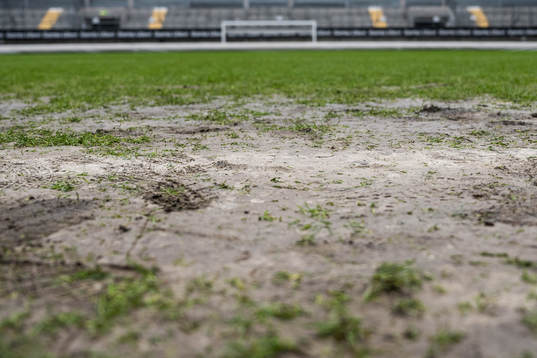 Gräset i mittcirkeln på fotbollsplanen på Gamla Ullevi