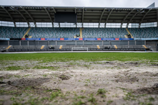 Gräset i mittcirkeln på fotbollsplanen på Gamla Ullevi