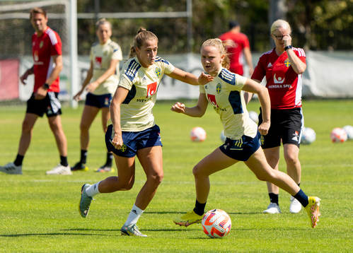 Filippa Angeldahl and Matilda Vinberg of the Swedish