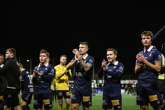 Örgrytes spelare jublar