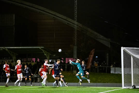 Sandvikens målvakt Hannes Sveijer