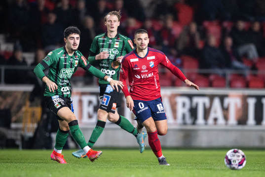 Varbergs Ismet Lushaku och Östers Vladimir Rodic